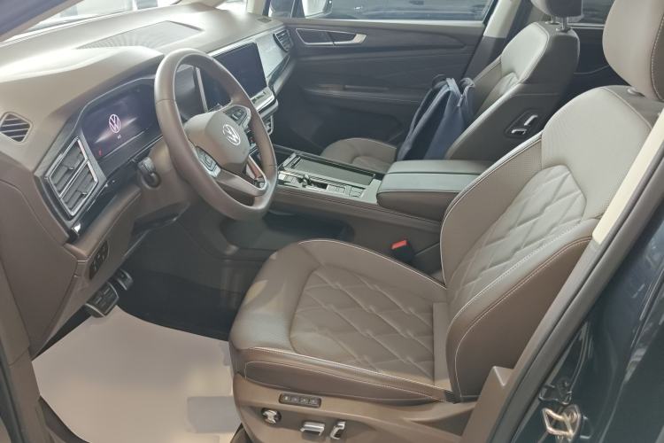 Used Volkswagen Viloran 2024 380TSI Premium Edition