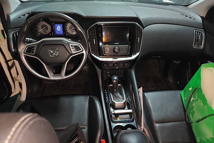 Used JMC Yusheng S350 2017 2.0T Automatic 2WD Diesel Luxury Version with Sunroof 5 Seats