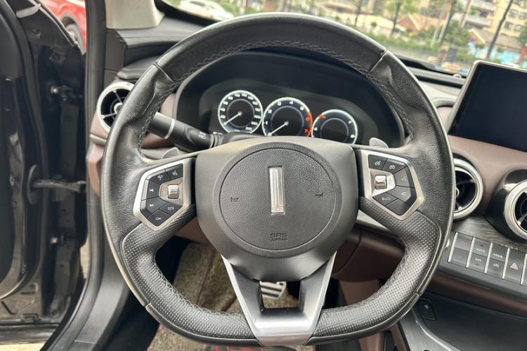 Used Wey VV7 2019 Upgraded Model 2.0T Flagship Version China V Standard Interior 4