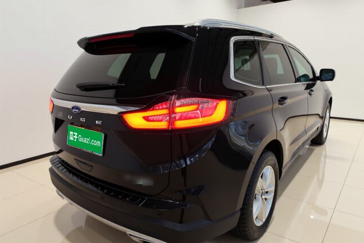 Used Ford Edge 2021 PLUS EcoBoost 245 Two-Wheel-Drive Elite 5-Seater
