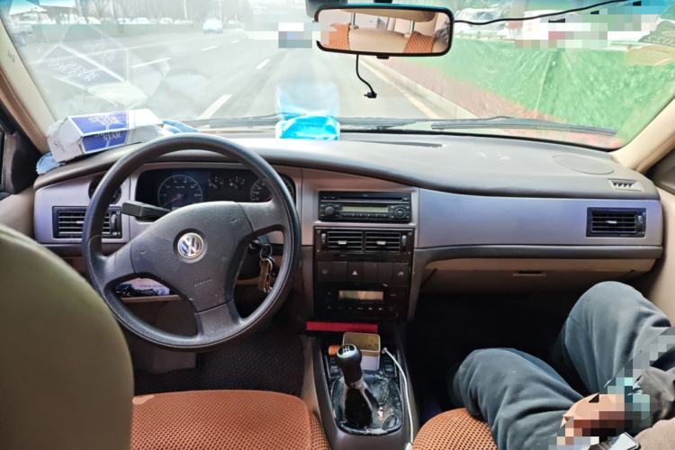 Used Volkswagen Santana Vista 2008 1.8L Manual Sishang Model Center Console