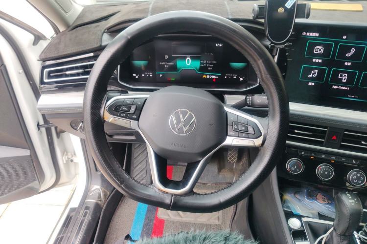 Used Volkswagen Sagitar 2023 300TSI DSG Excellence Edition Steering Wheel