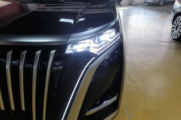 Used Denza D9 2024 EV 600 Four-Wheel-Drive Flagship Model