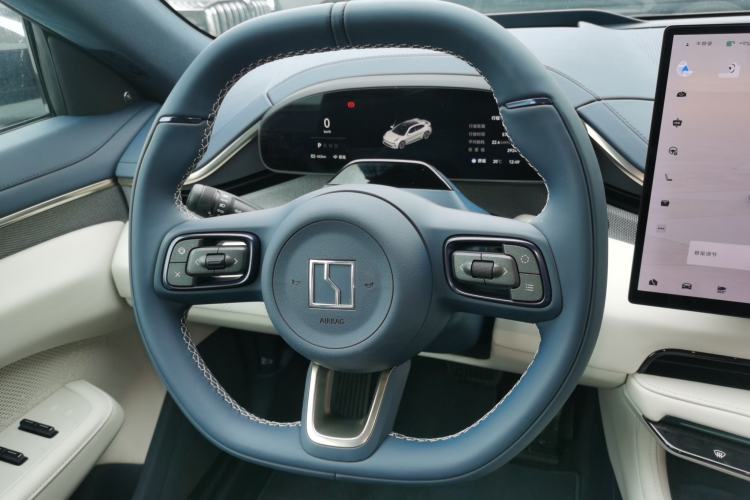 Used Zeekr 001 2025 YOU Edition 100 kWh All-Wheel Drive Steering Wheel