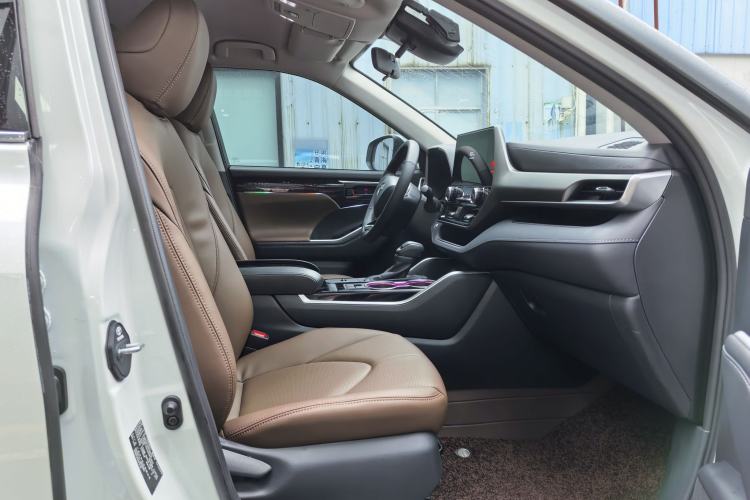 Used Toyota Highlander 2024 2.5L Smart Electric Hybrid Dual-Motor Two-Wheel-Drive Elite Edition 5 Seats Interior 6