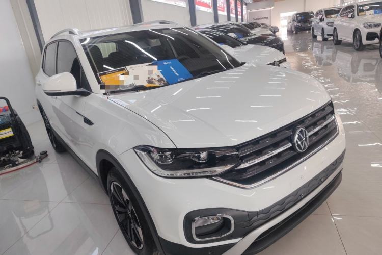 Used Volkswagen Tacqua 2023 200TSI DSG Joy-Connect Edition Front Right 45 Deg