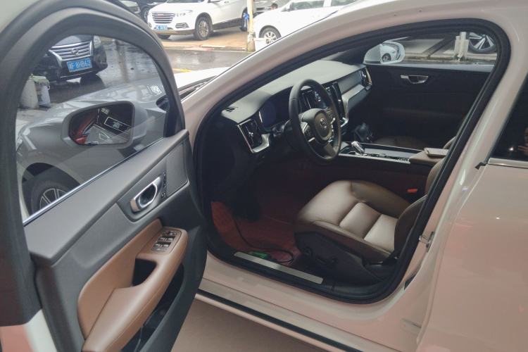 Used Volvo S60 2024 B4 Zhiyi Luxury Edition Driver Seat