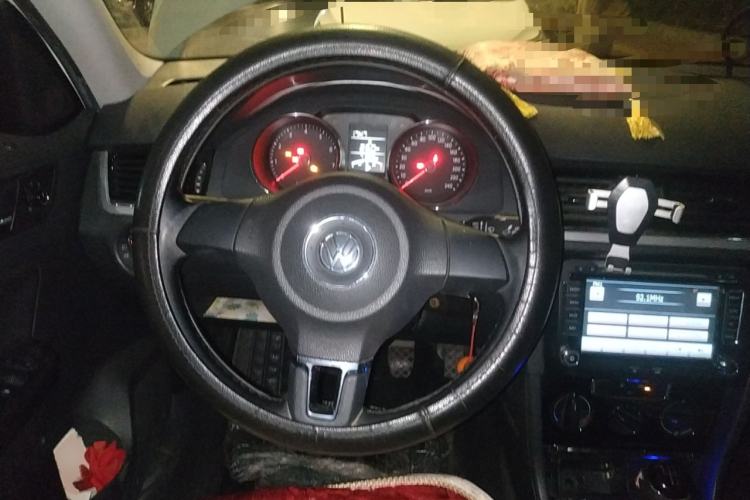 Used Volkswagen Bora 2015 Value Edition 1.6L Manual Fashionable Style Steering Wheel