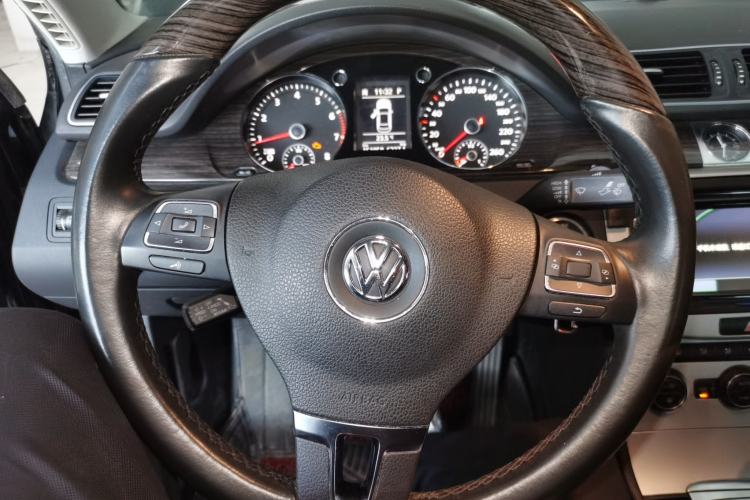 Used Volkswagen Magotan 2013 1.8TSI Prestige Model Steering Wheel