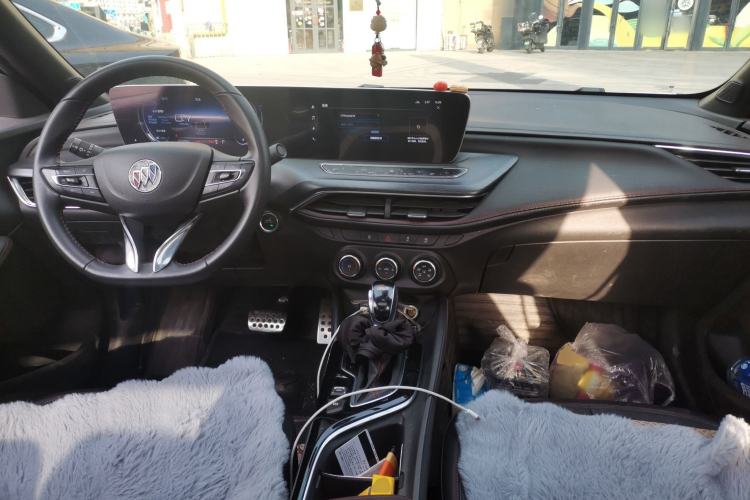 Used Buick Verano 2022 Pro GS Gale Edition Center Console