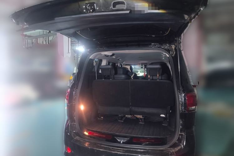 Used SAIC MAXUS G10 2023 2.0L Manual Multi-Function Version Gasoline 7 Seats Trunk