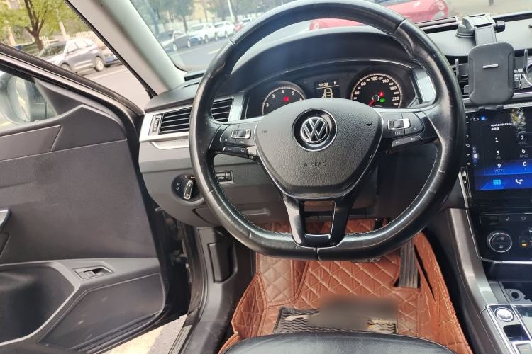 Used Volkswagen Passat 2017 280TSI DSG Luxury Edition
