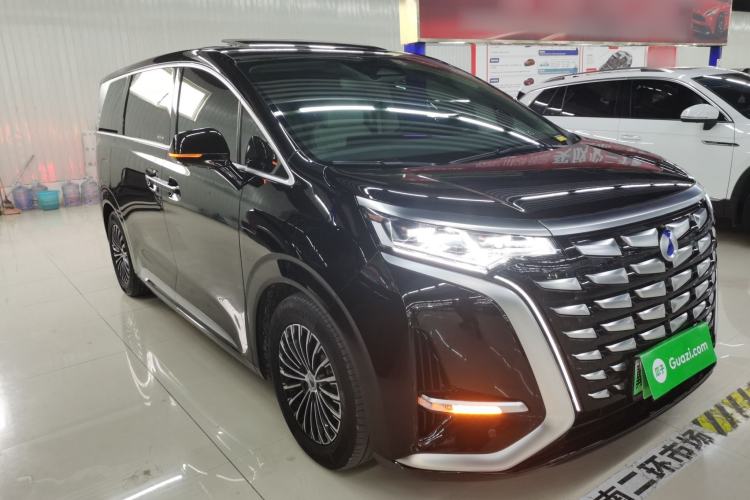 Used Denza D9 2024 DM-i 1050 Luxury Model
