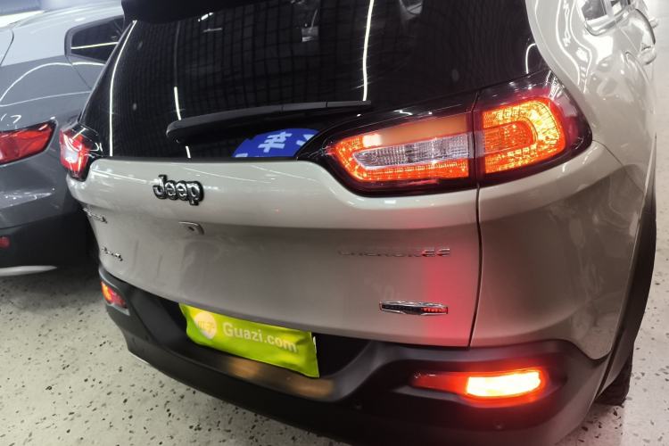 Used Jeep Cherokee 2016 2.4L Professional Smart Version