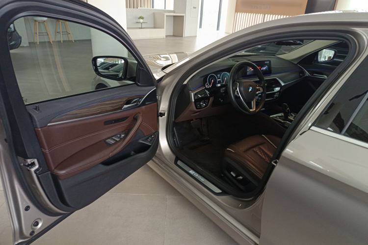 Used BMW 5 Series New Energy 2019 Updated Version 530Le Luxury Package Driver Seat