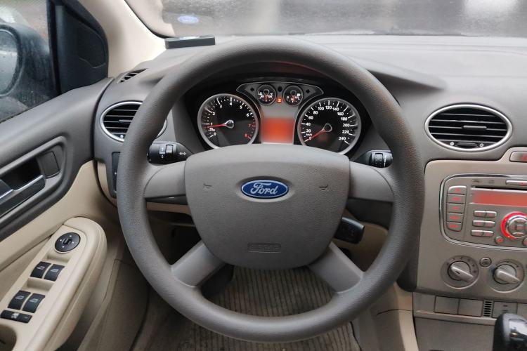 Used Ford Focus 2011 Sedan 1.8L Automatic Fashion Edition
