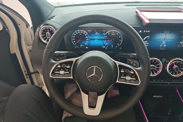 Used Mercedes-Benz GLA 2023 GLA 200 Steering Wheel