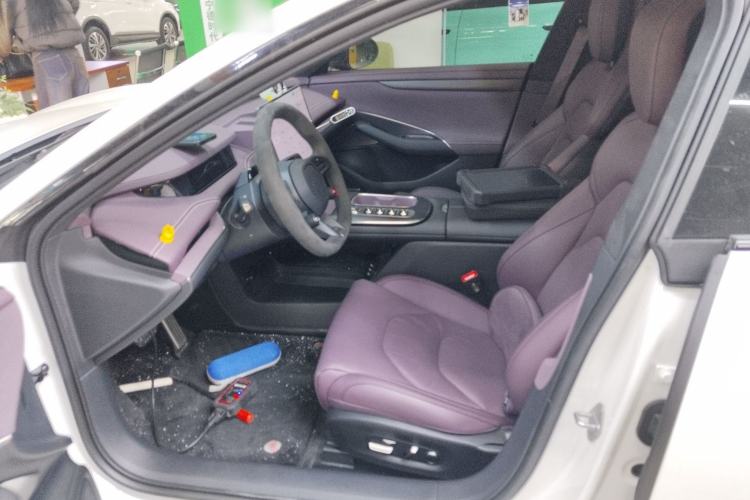 Used Xiaomi Auto SU7 2024 Four-Wheel Drive Ultra-Long Range Advanced Intelligent Driving Max Edition