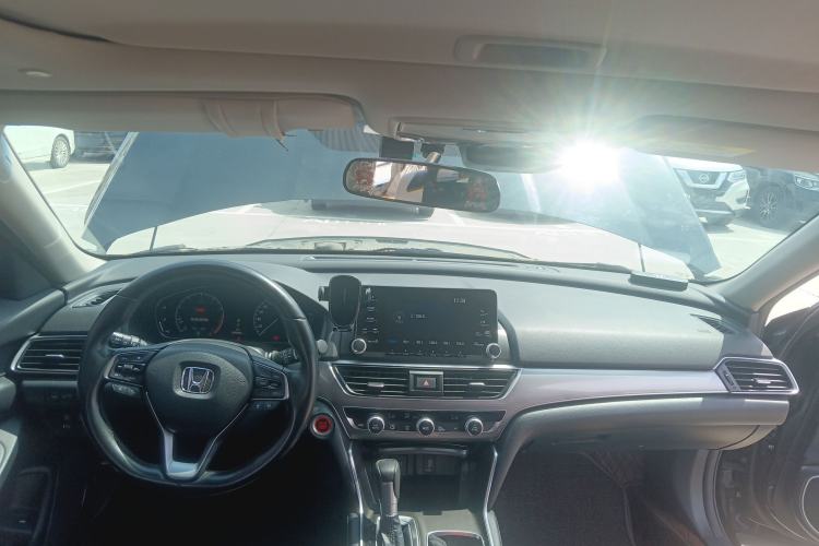 Used Honda Accord 2018 260TURBO Luxury Edition China VI Center Console