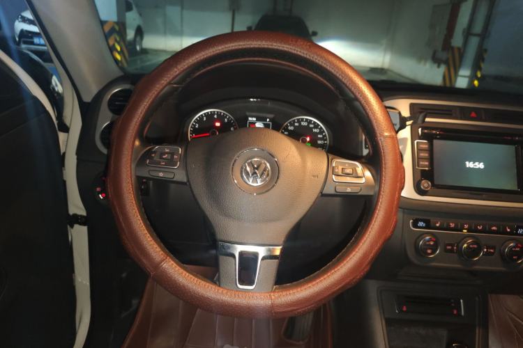 Used Volkswagen Tiguan 2015 2.0 TSI Automatic All-Wheel Drive Luxury Edition