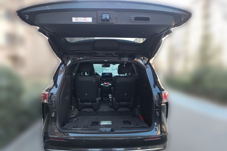 Used Toyota SIENNA 2021 2.5L Hybrid Premium Edition Trunk