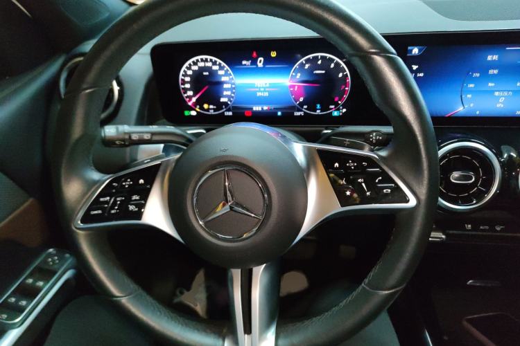 Used Mercedes-Benz GLB 2024 GLB 200 Dynamic Edition Steering Wheel