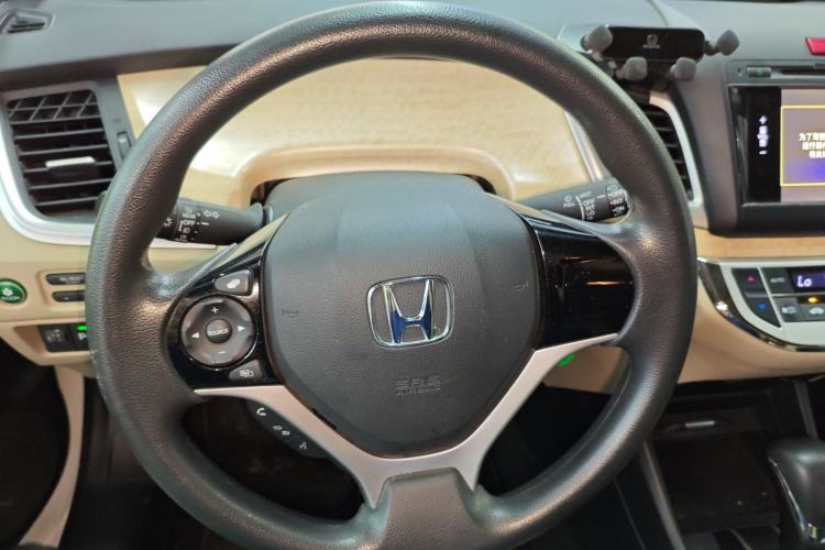 Used Honda Jade 2013 1.8L automatic Comfort version 5 seats
