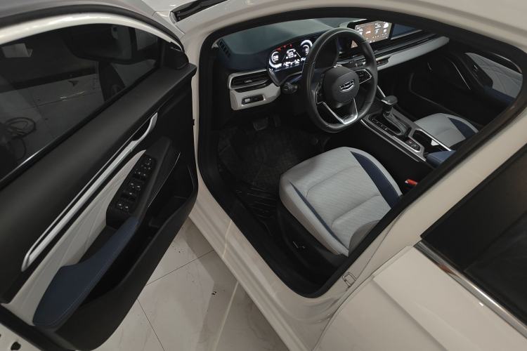 Used Geely Auto Emgrand 2022 4th Generation 1.5L CVT Flagship Model Driver Seat