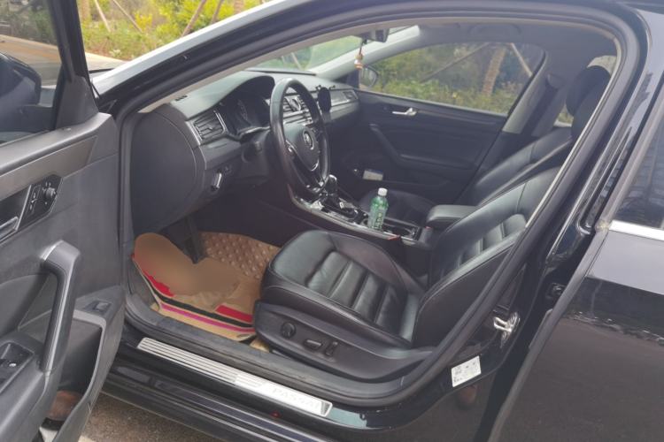 Used Volkswagen Passat 2017 330TSI DSG Luxury Edition
