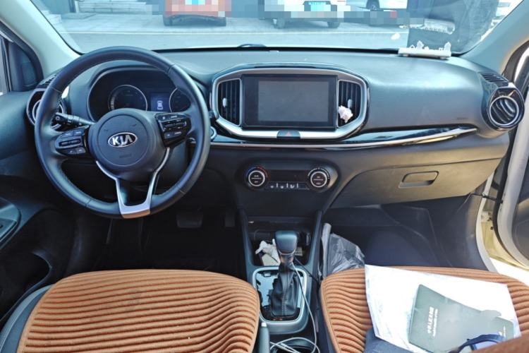 Used Kia kx1 Stonic 2021 1.4L CVT Fun & Sunroof Model Center Console