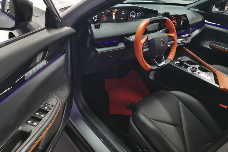 Used CHANGAN UNI-V 2022 1.5T Prestige Version
