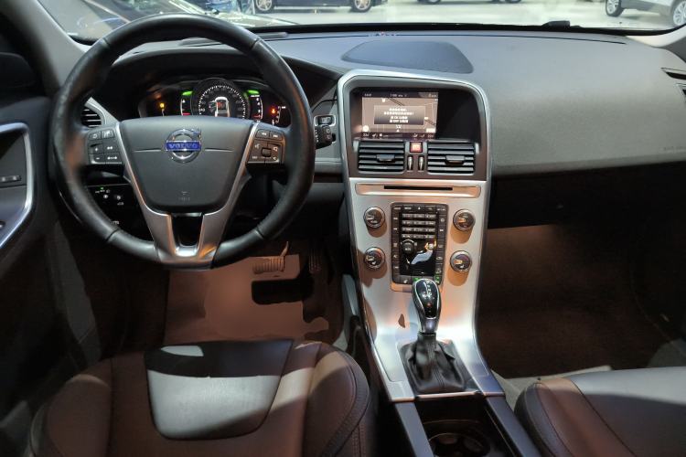 Used Volvo XC60 2017 T5 AWD Smart Upgrade Edition