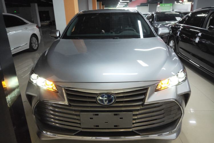 Used Toyota Avalon 2019 Dual-Engine 2.5L Luxury Edition China VI Standard
