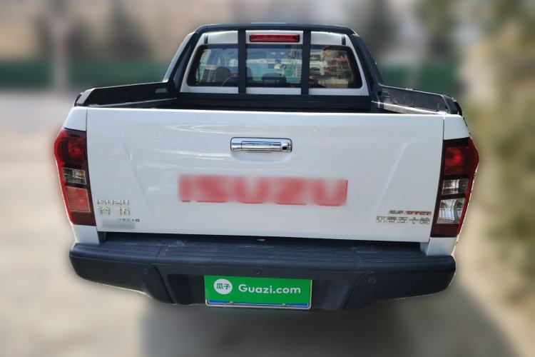 Used Isuzu D-MAX 2022 2.5T Four-Wheel Drive Automatic Diesel Ultra-Luxury Edition JE4D25Q6A
