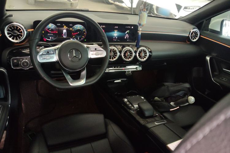 Used Mercedes-Benz A-Class 2022 Restyled A 200 L Sport Sedan Fashion Version Center Console