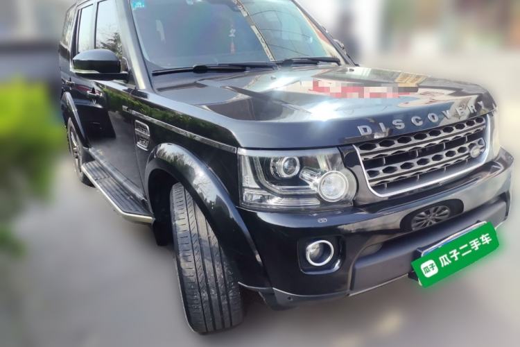 Used Land Rover Discovery 2016 3.0 SC Obsidian Black Heritage Edition HSE Front Right 45 Deg