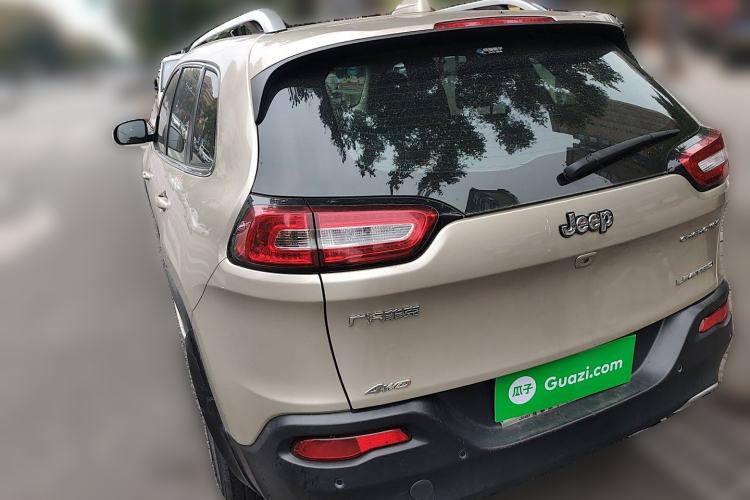 Used Jeep Cherokee 2017 2.0L Superior Edition Rear Left 45 Deg