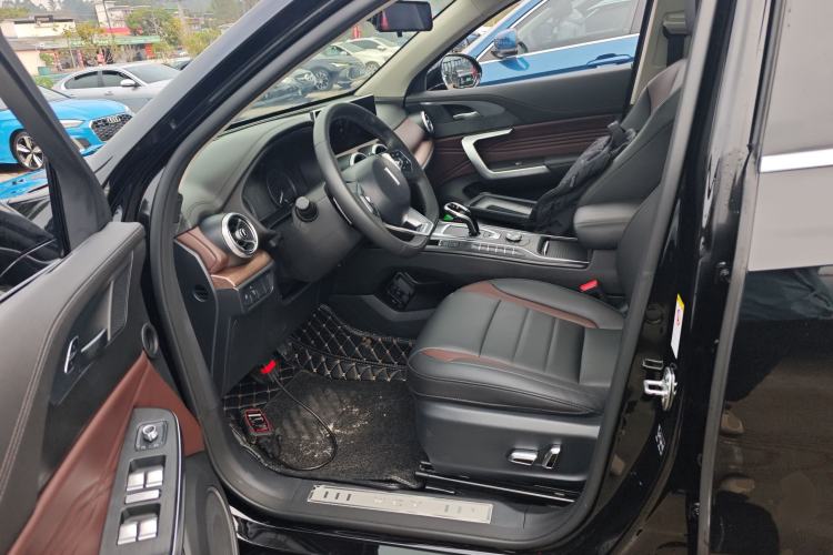 Used Wey VV5 2021 1.5T Two-Wheel Drive Color Pioneer
