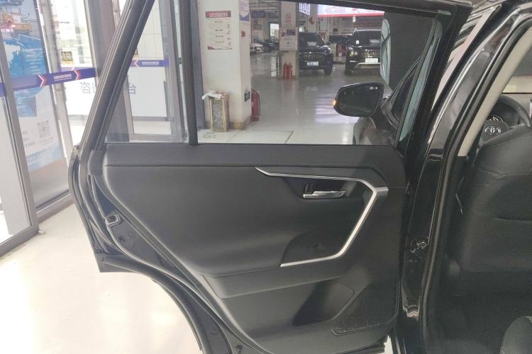 Used Toyota RAV4 2022 2.0L CVT 4x4 Style Plus Edition