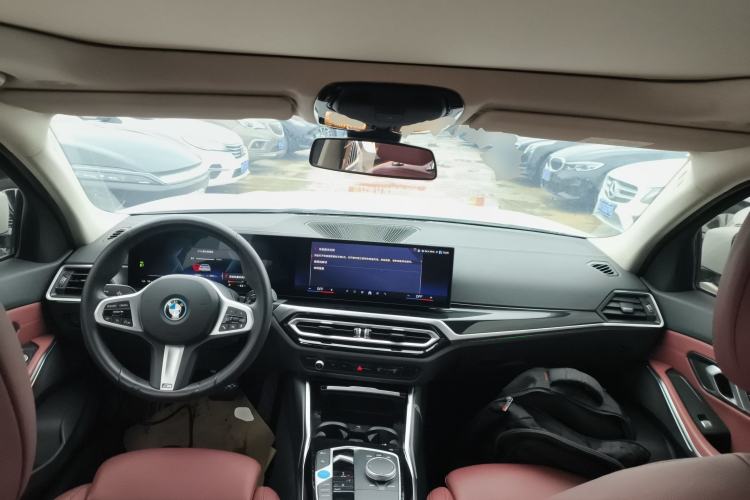 Used BMW i3 2024 eDrive 35 L Center Console