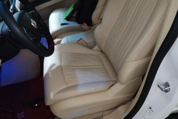 Used Buick GL8 2023 Facelifted Land Cruiser Executive Luxury Version
