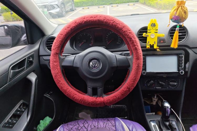 Used Volkswagen Jetta 2015 Value Edition 1.6L Automatic Fashion Version Steering Wheel