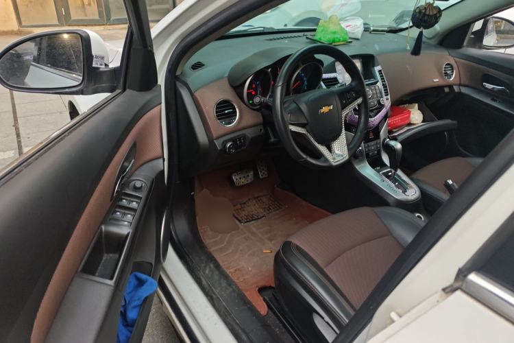 Used Chevrolet Cruze 2013 Hatchback 1.6L Automatic Luxury Model
