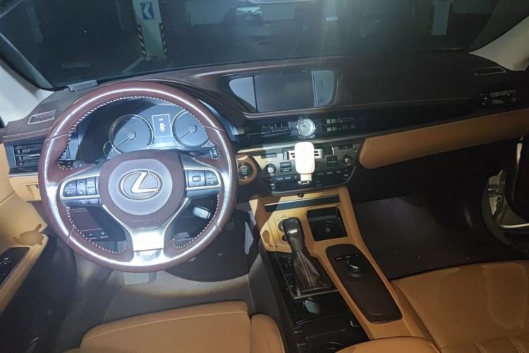 Used Lexus ES 2015 200 Elite Edition
