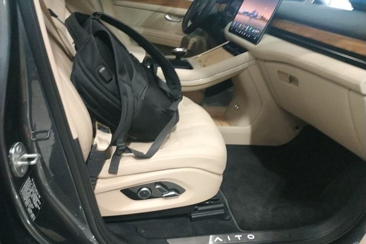 Used Hima AITO M7 2022 1.5T Four-Wheel Drive Luxury Edition
