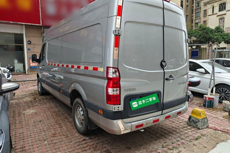 Used Foton Toano 2024 Tuyano Pro Van 2.0T Manual Rear-Wheel Drive Extended Wheelbase Mid-Roof Configuration Single Rear Tire 3-Seater
