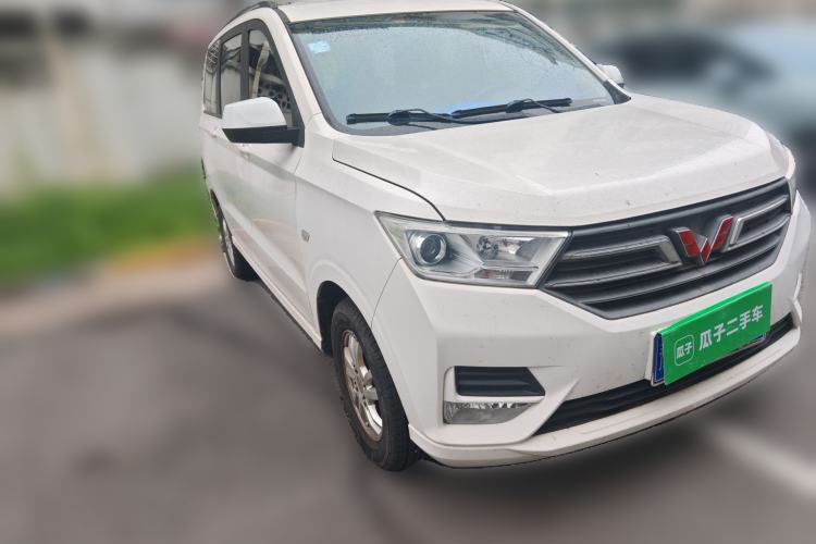Used Wuling Hongguang 2019 1.5L S Comfort Edition China VI LAR Front Right 45 Deg