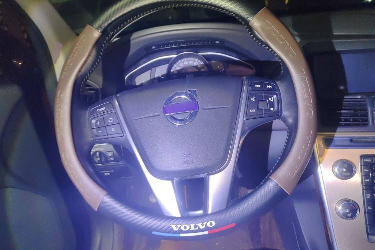 Used Volvo XC60 2015 T5 Smart Upgrade Model
