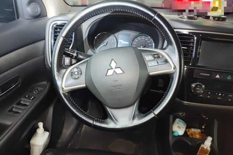 Used Mitsubishi Outlander 2013 2.4L 4x4 Luxury Navigation Edition 5 Seats