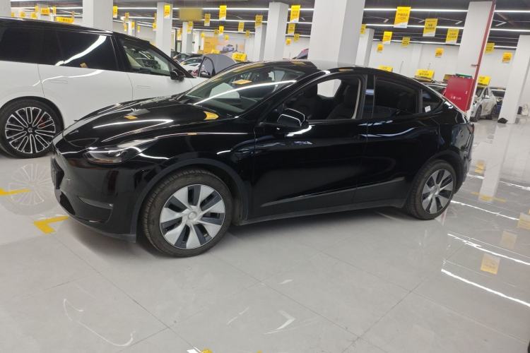 Used Tesla Model Y 2022 Long-Range All-Wheel-Drive Version